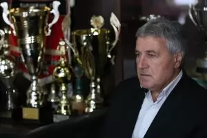 Шеф на "Локо" (Сф) отрича вина, но чака сурово наказание