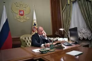 Путин и Макрон обсъдиха по телефона Иран и Либия