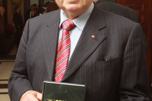 На 87 годишна възраст вчера е починал акад Благовест Сендов световноизвестен