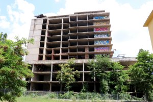 Конкурсът за изграждане на Национална детска болница продължава с двама