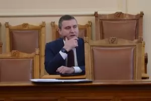 Горанов пали нов скандал - ще сваля "данък хазарт" 