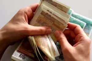 Конституцията създаде нова ''бомба": Двойни депутатски заплати