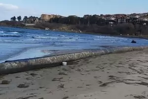Тръбопровод за отходни води изплува край Созопол