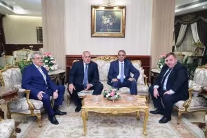 Борисов пристигна в Египет, ще открива военна база