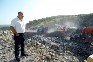 Цунамито "Борисов 3" помете бюджетния излишък