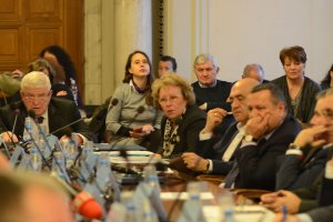 Разгоря се грандиозен скандал след като управителят на Националната здравноосигурителна