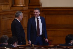 Смятам да предложа и предполагам че ще срещна подкрепа за превръщането