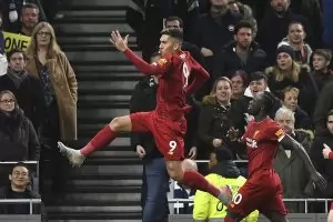 "Ливърпул" поведе с 16 точки в Англия