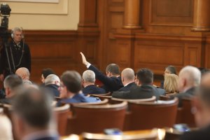 Промените в Закона за съдебната власт които предвиждат значителни кариерни бонуси за