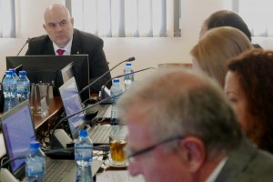 За първите си 100 дни като главен прокурор Иван Гешев