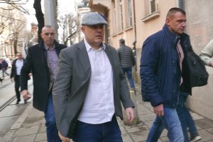 Усещането че институциите се използват предимно за бухалка в спор между