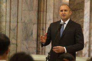 България устояваше на бурите и се възраждаше неведнъж през своята