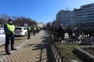 "Синият" протест - 30 фенове срещу 300 полицаи