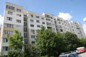 Жители на столичния "Младост": 5 години ни мотаят със санирането  