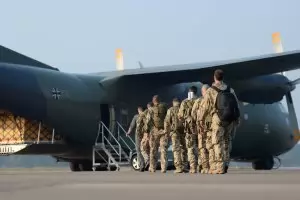 НАТО прекрати обучението на иракски военни