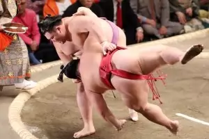 Аоияма допусна трета поредна загуба в Токио