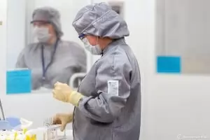 Силно заразна мутация на COVID-19 нападна Гърция