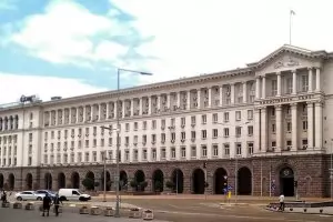 Правителството вади спирт от резерва заради коронавируса /ВИДЕО/