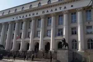 София ще плати над 30 000 лв. за счупен крак на адвокатка