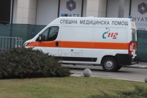 Седем служители на Спешна помощ са дали положителни тестове за