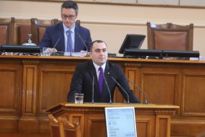 В жестоко пререкание влязоха ГЕРБ и БСП в пленарната зала