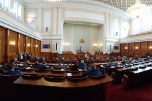 Парламентът ще се събере извънредно днес в 13 ч заради ветото