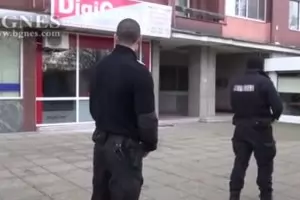 Полиция нахлу в офисите на кабелен оператор в Бургас