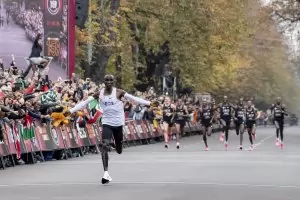 IAAF разреши супертехнологичните маратонки за рекорди
