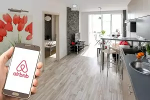 На криви депутати Airbnb и Booking им пречат   
