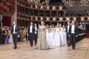 Орнела Мути и руско сопрано блестят на Виенския бал
