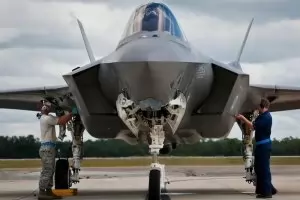 Илон Мъск прогнозира безпилотна конкуренция за F-35