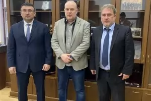 Прокуратурата опитва да узакони апетита си към колекцията на Божков