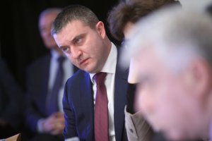 Финансовият министър Владислав Горанов е твърдо против намаляването на ставката