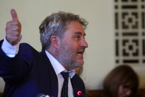 Боил Банов дава пресконференция в която се очаква да адресира