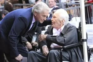 На 103 години почина Кърк Дъглас