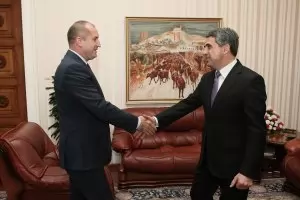 Плевнелиев заля с хвалби Гешев и остро критикува Радев