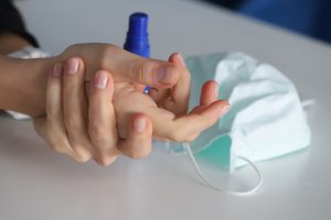 Прекаляването с препаратите за дезинфекция заради коронавируса е довело до