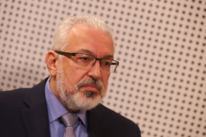 Служебният здравен министър от кабинета Герджиков Илко Семерджиев е поредният