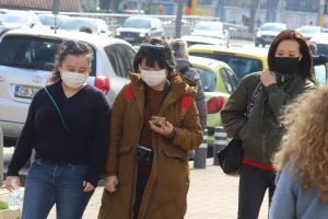 Коронавирусната инфекция у нас тръгна да катери нови върхове 2536 са