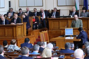  От ГЕРБ се готвят да направят множество промени в данъчното