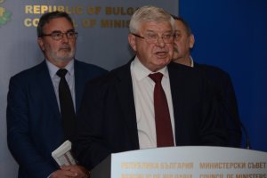 Здравният министър Кирил Ананиев излезе с поредна ограничителна заповед за