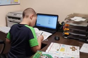 Голяма част от учителите са работили над 10 часа дневно