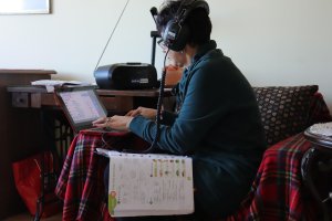 Поне 11 от учениците у нас не са се включили