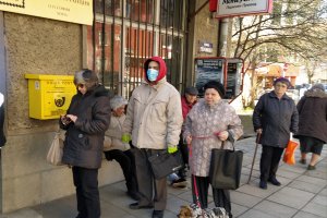 Заради предстоящото изплащане на пенсиите за април в пощите се