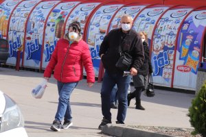 Въпреки че предизборната кампания не е стартирала официално започнаха да