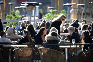 Ресторантьорите отново повдигат темата за узаконяване на бакшишите и начисляването им в сметката