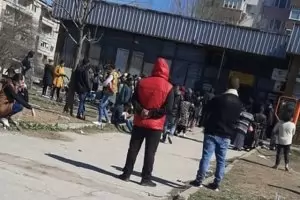 В Пловдив валят сигнали за неспазване на дистанция на опашки