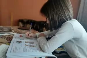 Колко диоптъра са очилата на бабата на Иван?