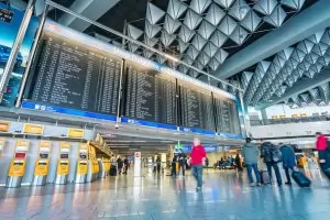Деветима българи са блокирани втори ден на летището във Франкфурт