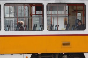 Трамвай движещ се по линия №5 е блъснал възрастна жена и